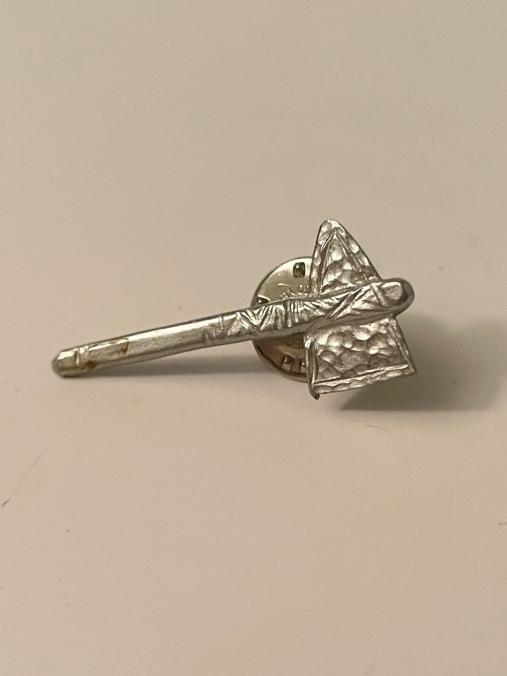 Vintage Silver Tone Metal Tomahawk Hatchet Brooch Pin - Picture 4 of 13